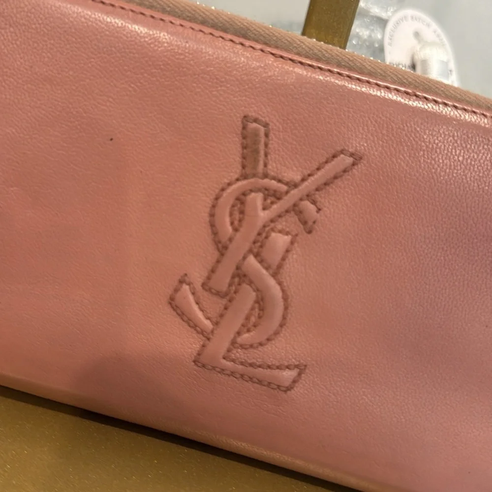 Yves Saint Laurent Blush Leather Wallet - Picture 4 of 10